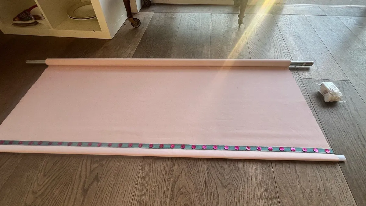 Blind blackout pink - Image 1