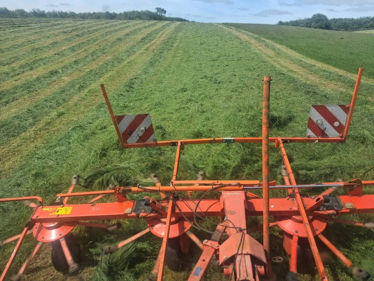 Kuhn 4 rotor tedder No Vat - Image 2