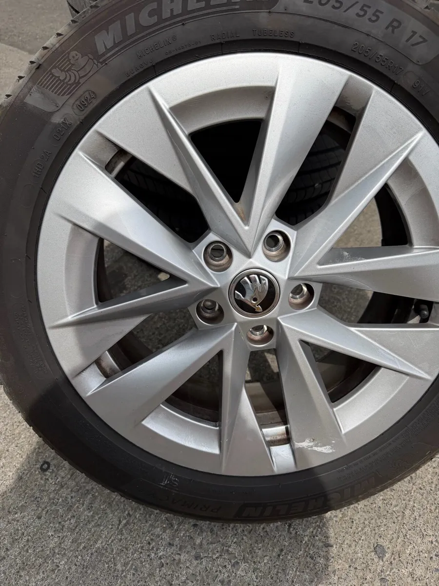 Skoda octavia alloys - Image 1