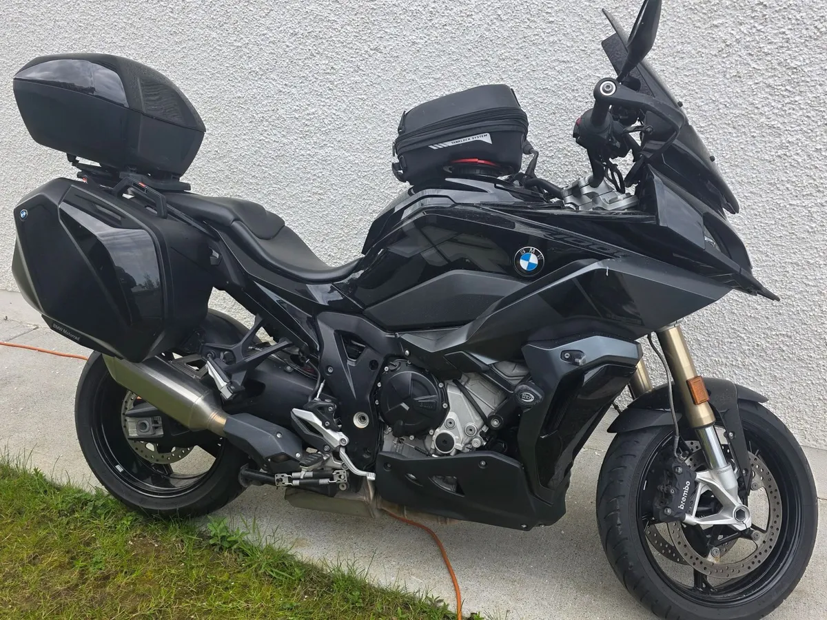 BMW S 1000 XR 2023 triple black - Image 1
