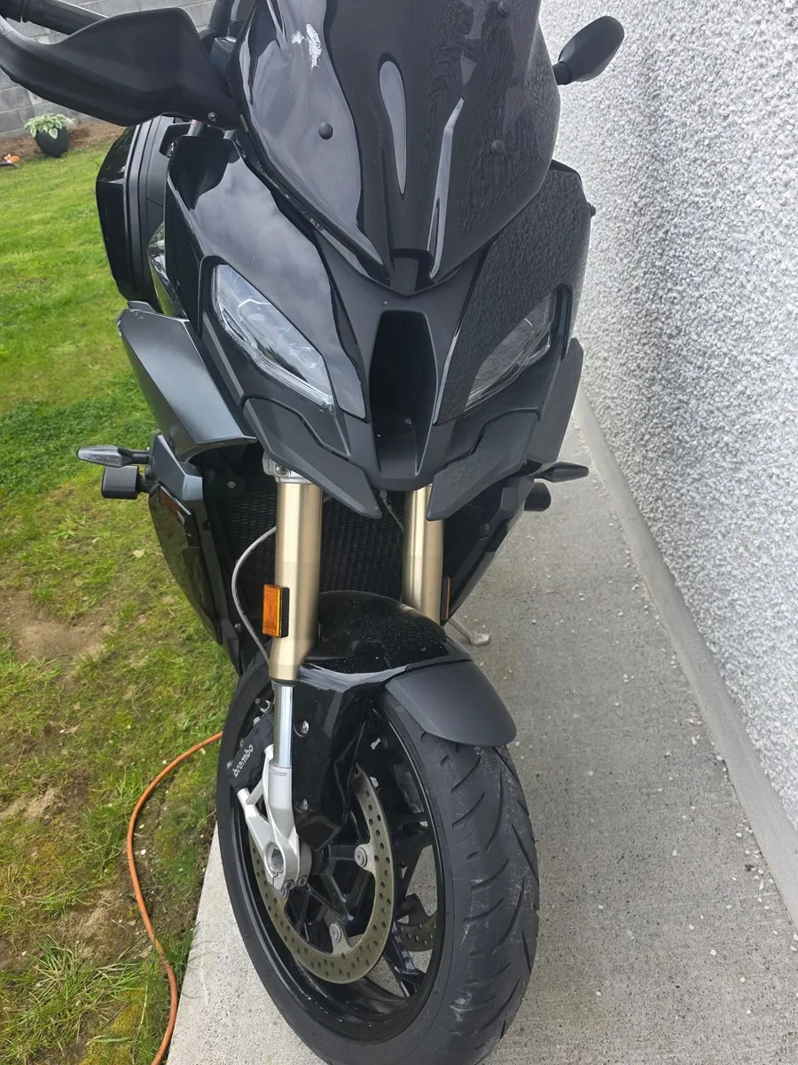 BMW S 1000 XR 2023 triple black - Image 2