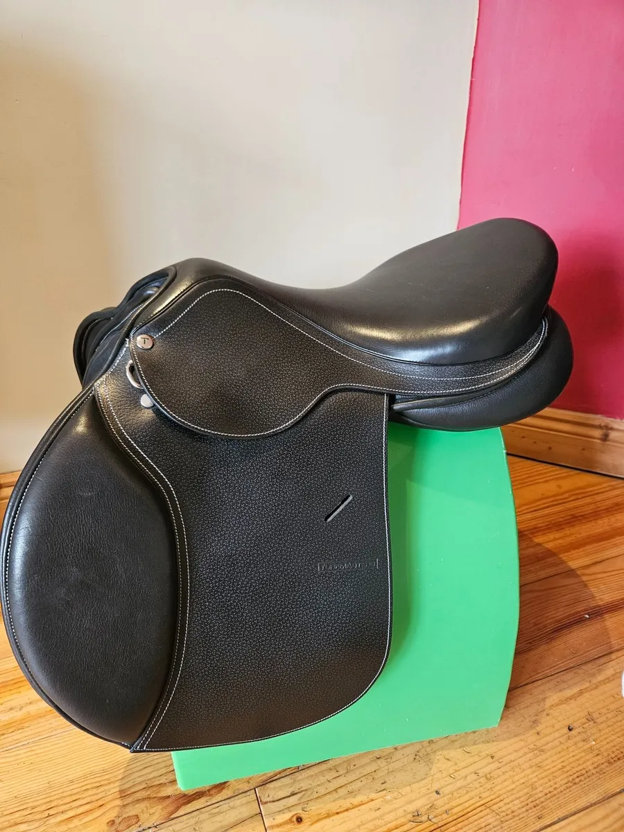Close Contact Saddle 17.5 inch. - Image 3