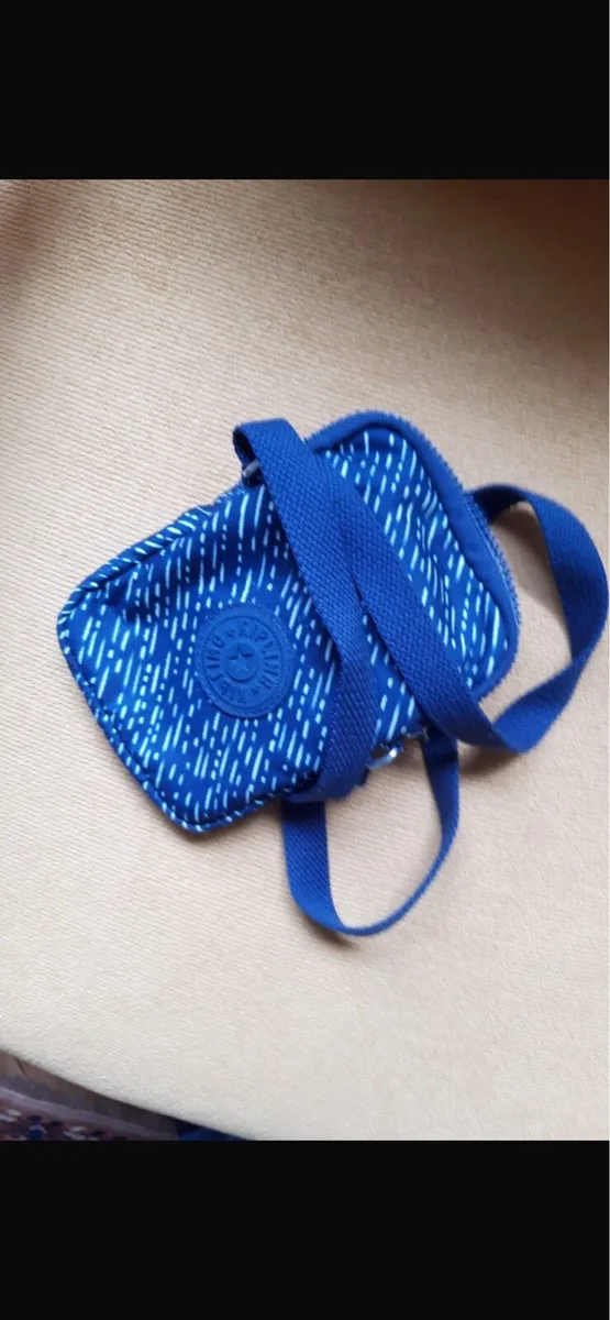Kipling money wallet & phone holder