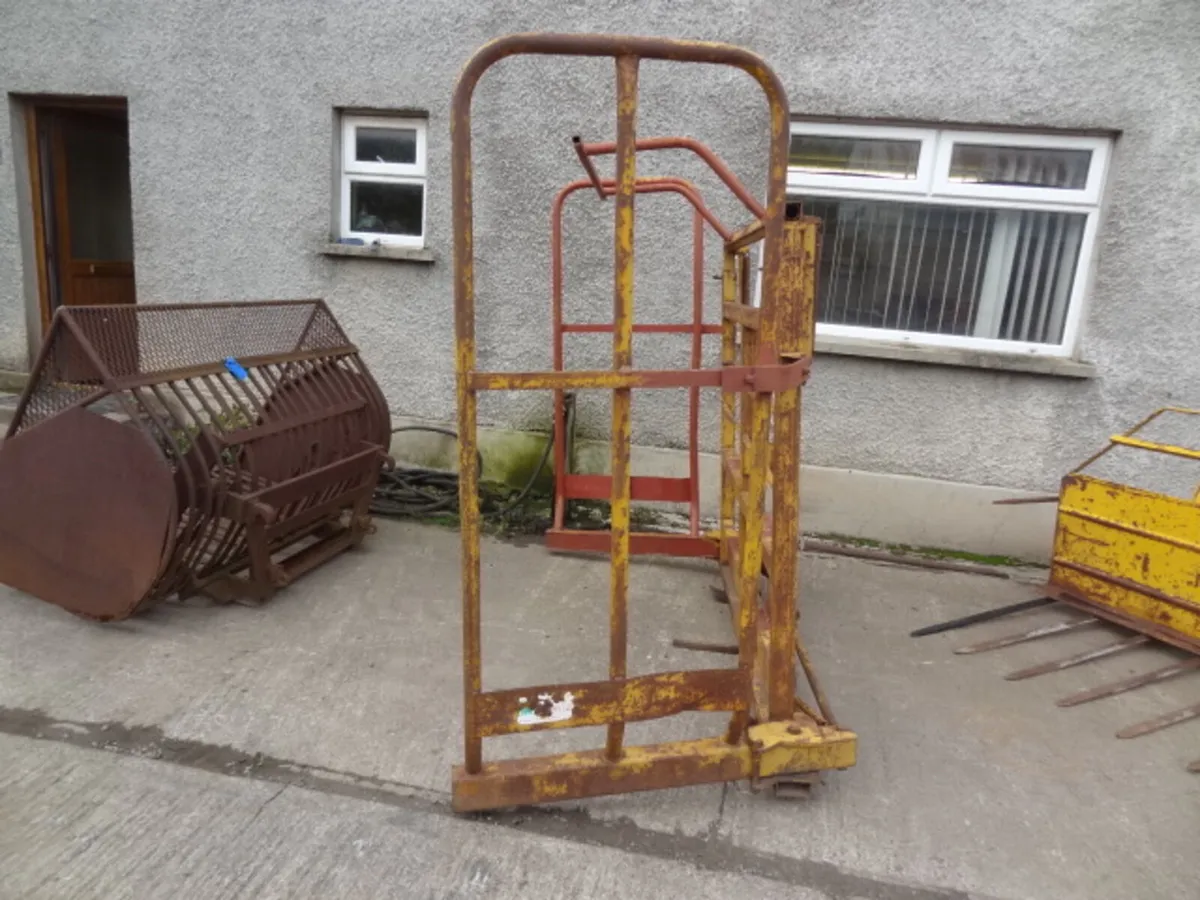 17 or 21 Bale Clamp - Image 4