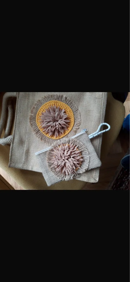 Summer tote with flower design