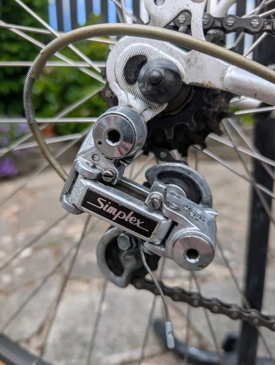 Road bike - Image 2