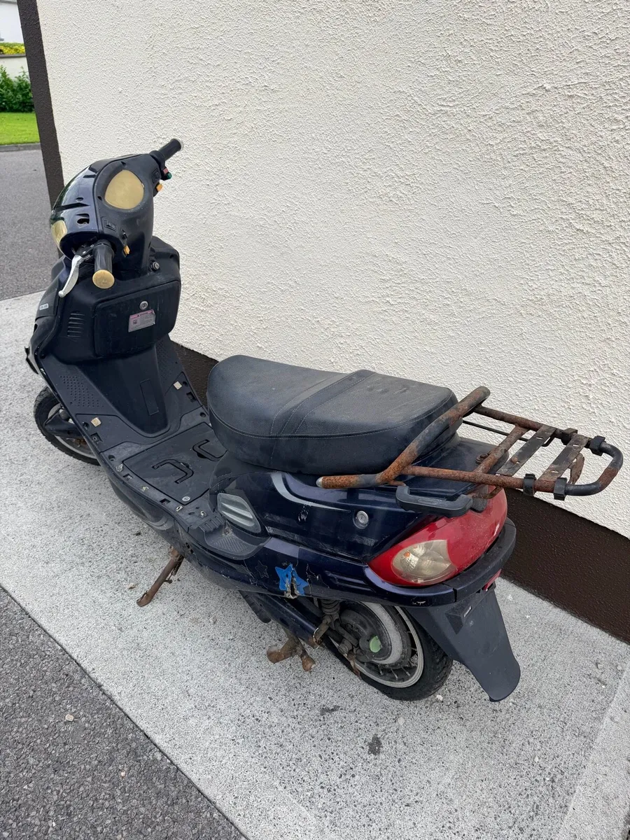 Electric moped - Image 3