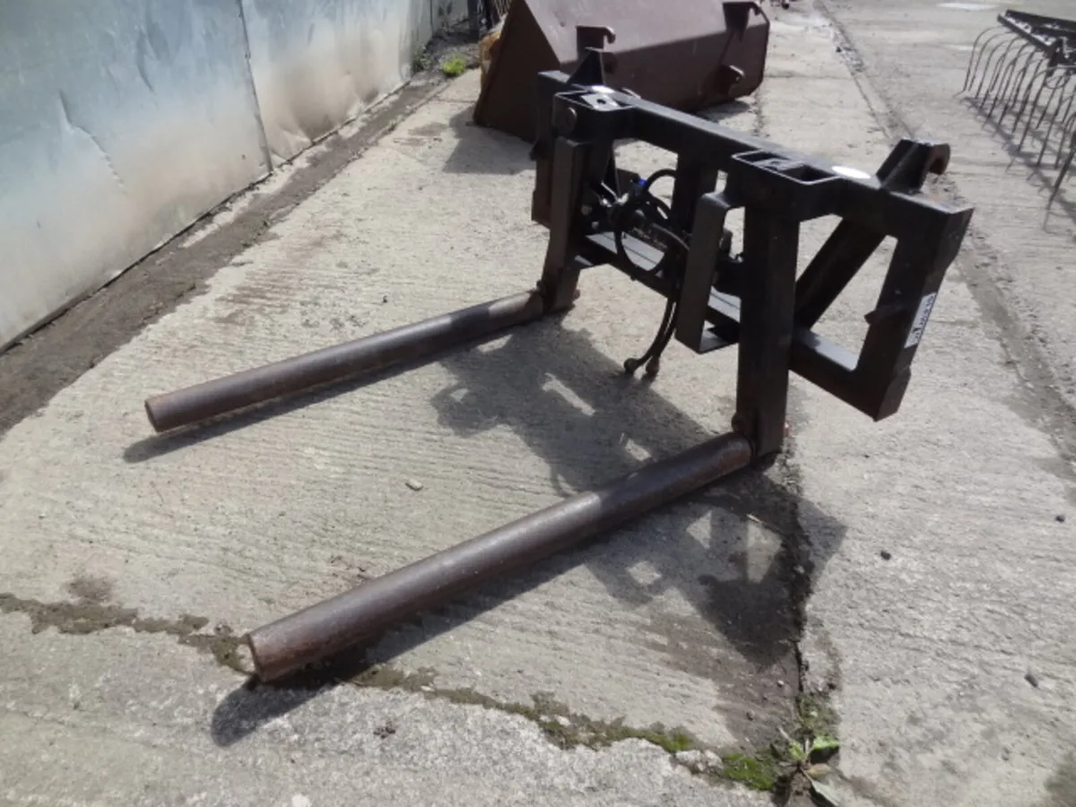 Slewtic Hydraulic Bale Handler - Image 2