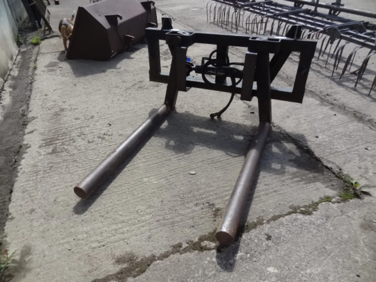 Slewtic Hydraulic Bale Handler - Image 1