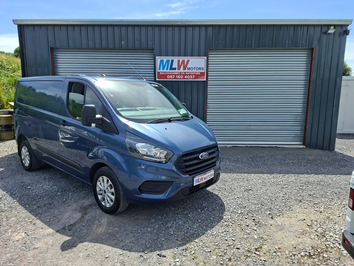 Ford Transit Custom 221 Showroom Condition - Image 2