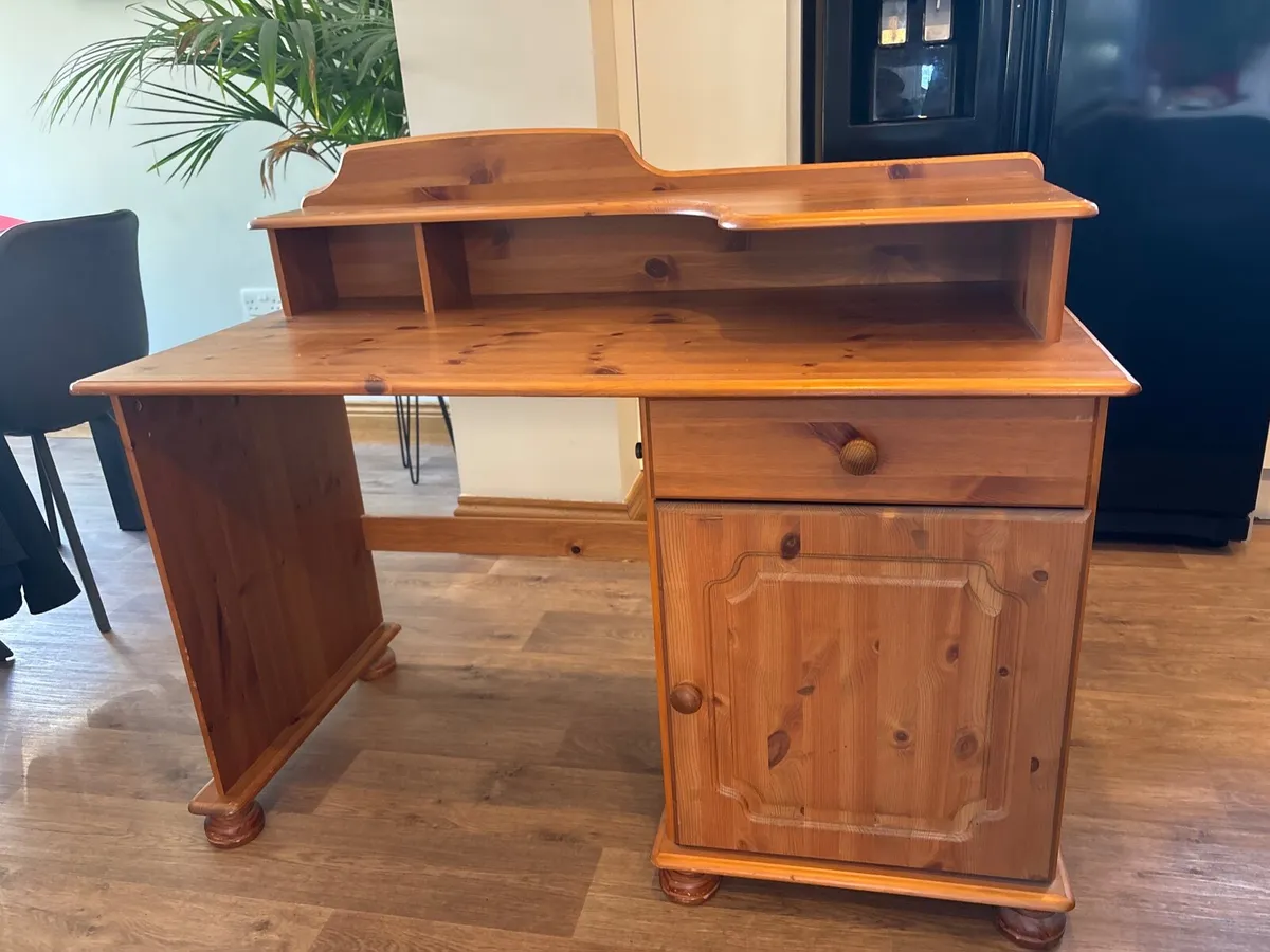 Pine desk