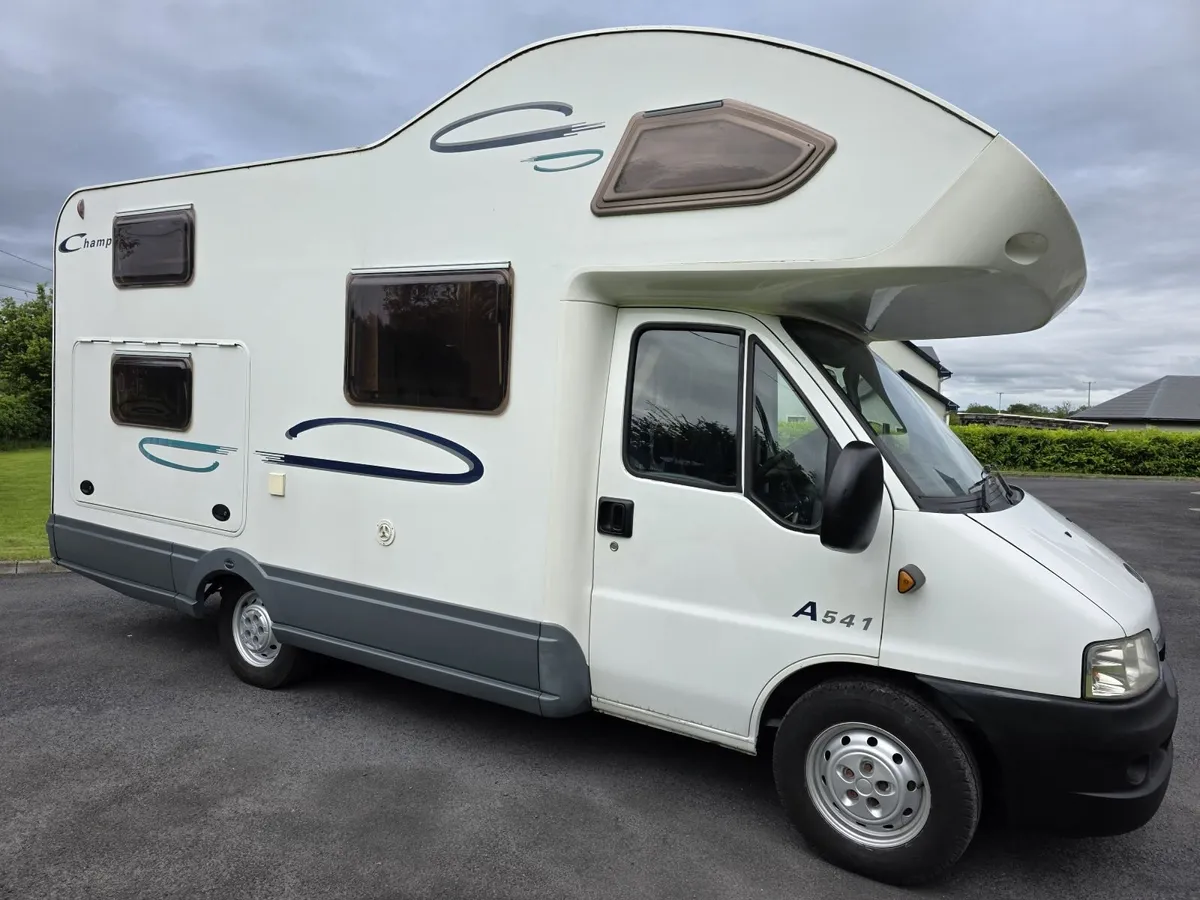 2005 LUNAR CHAMP A541 MOTORHOME - Image 4