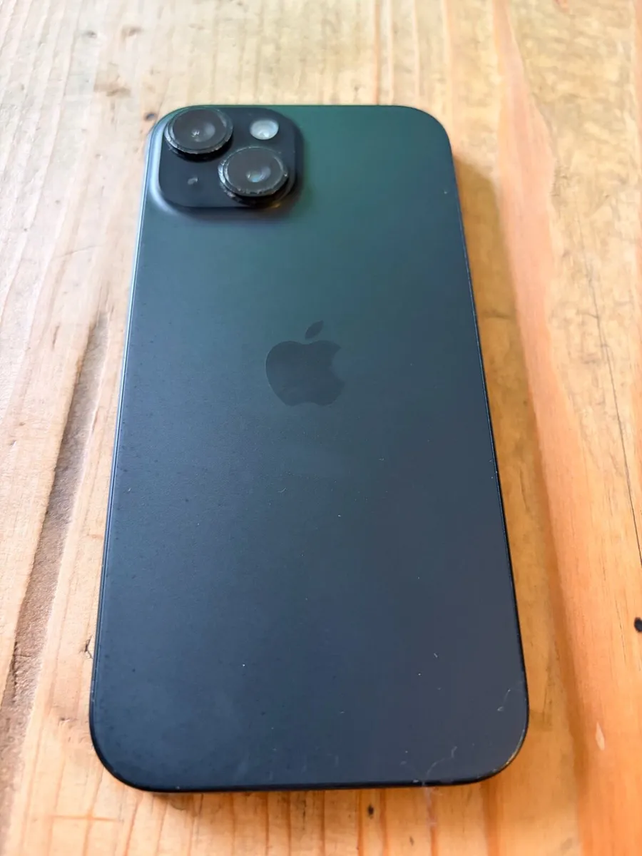 iPhone 15 - Image 2