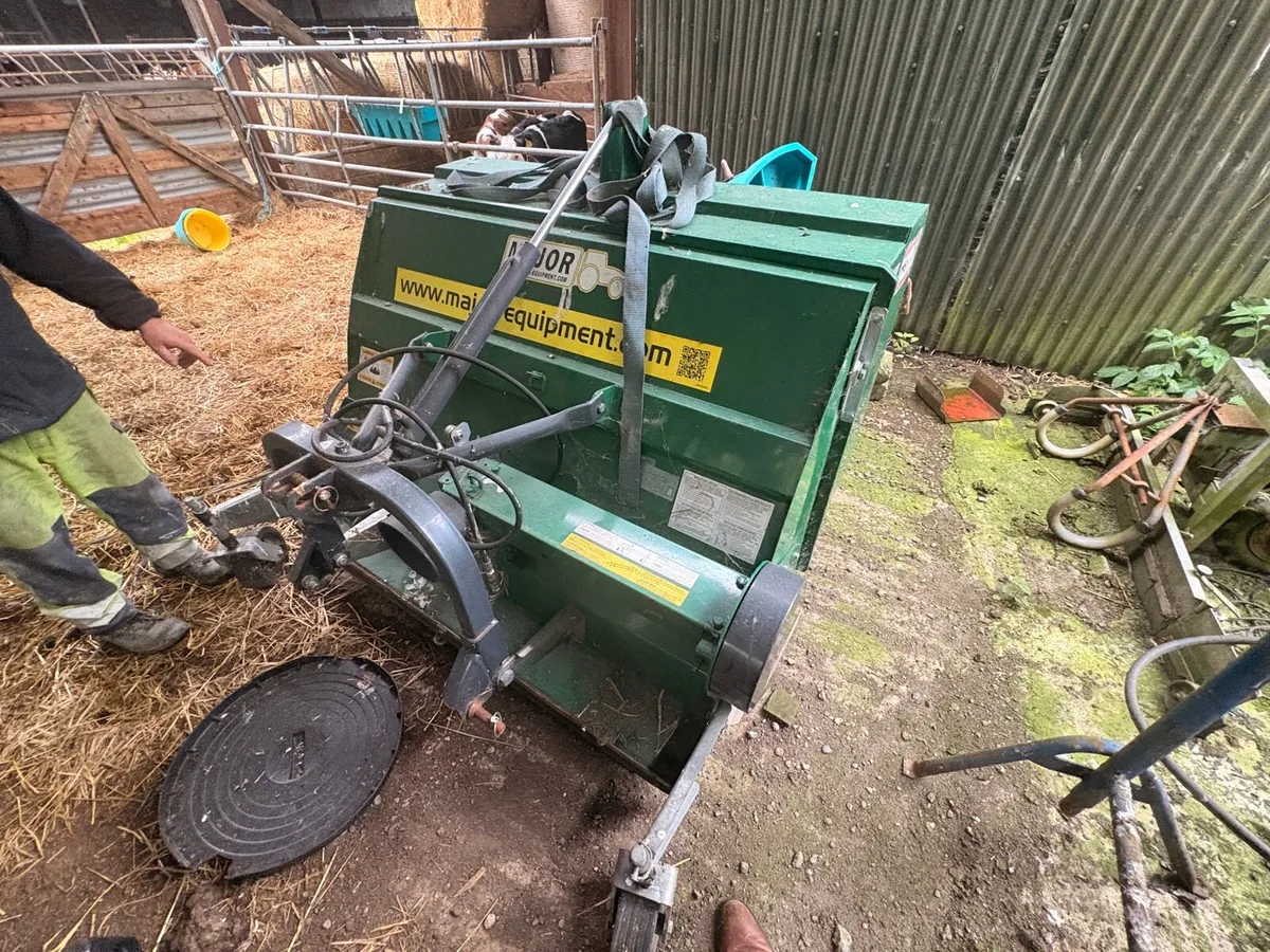 2019 Major MJ27-155 Grass Mower & Collector - Image 4