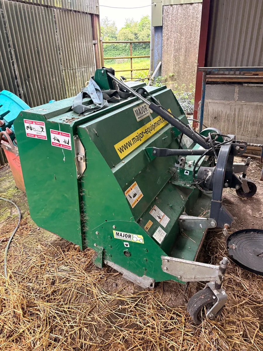 2019 Major MJ27-155 Grass Mower & Collector - Image 1