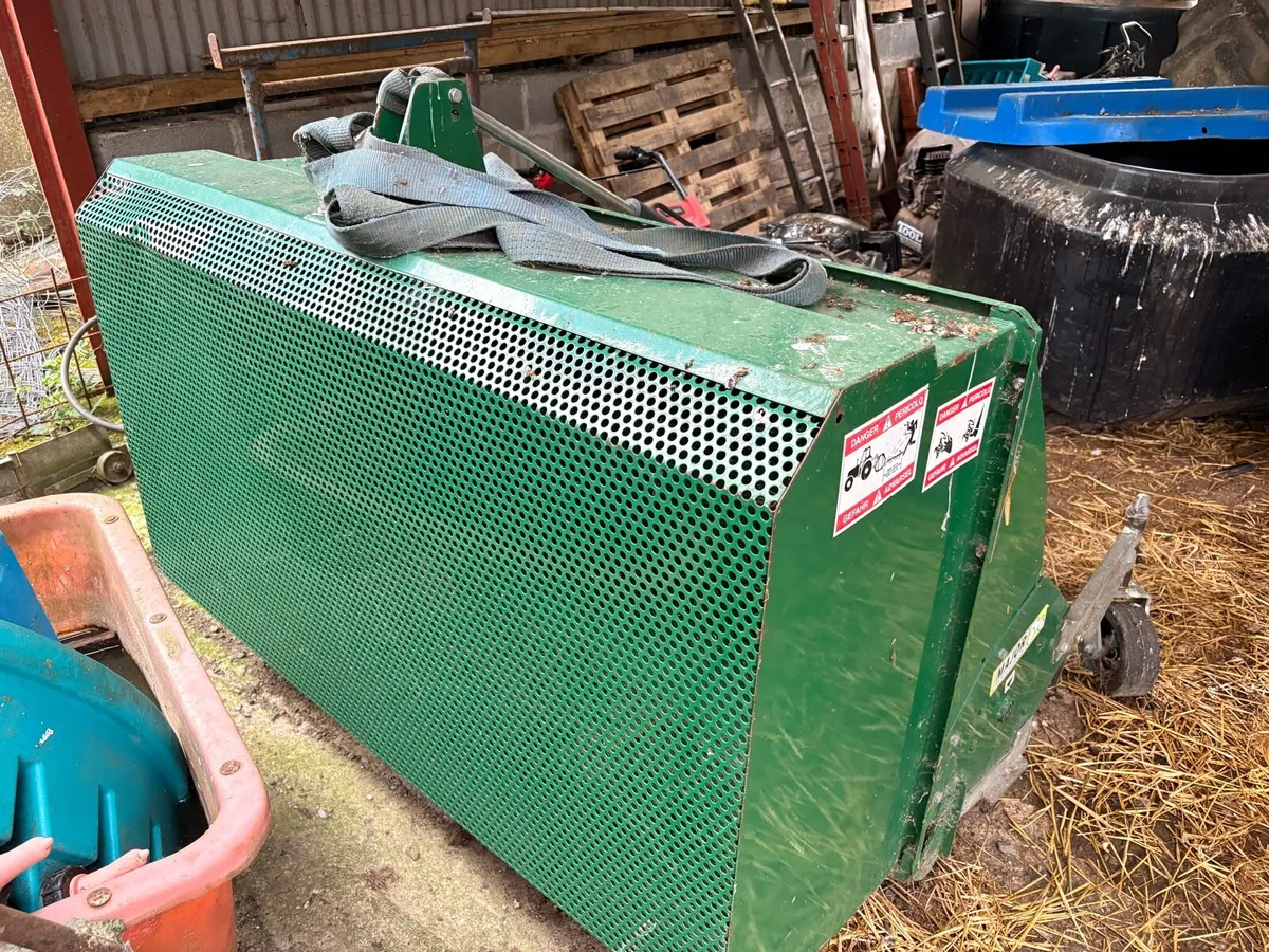 2019 Major MJ27-155 Grass Mower & Collector - Image 2