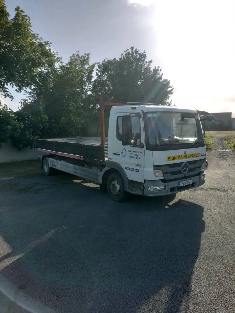 2012 atego tipper 12ton - Image 1