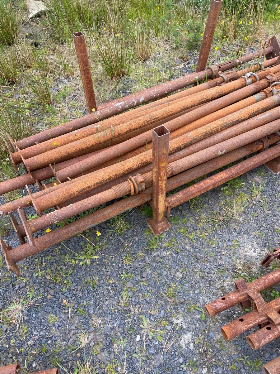 Scaffolding/acrows - Image 3