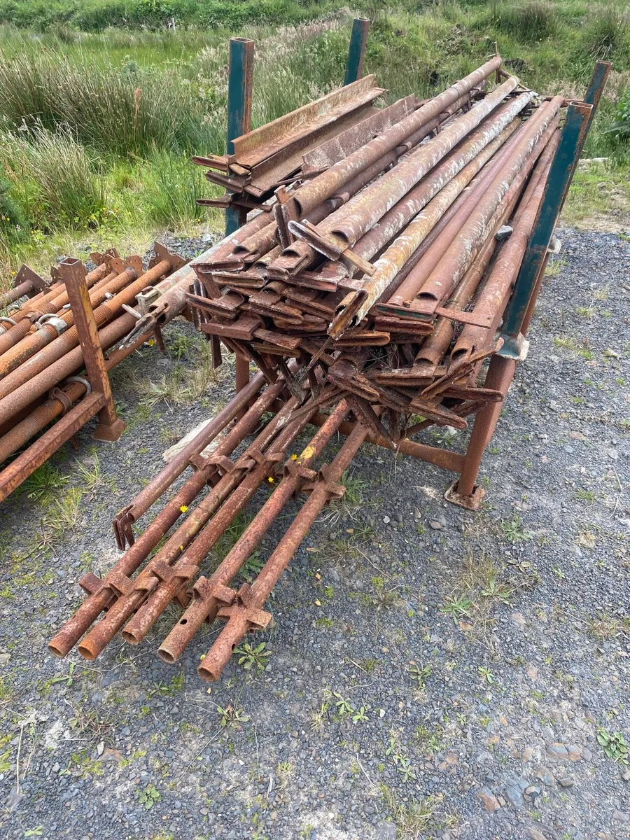 Scaffolding/acrows - Image 4