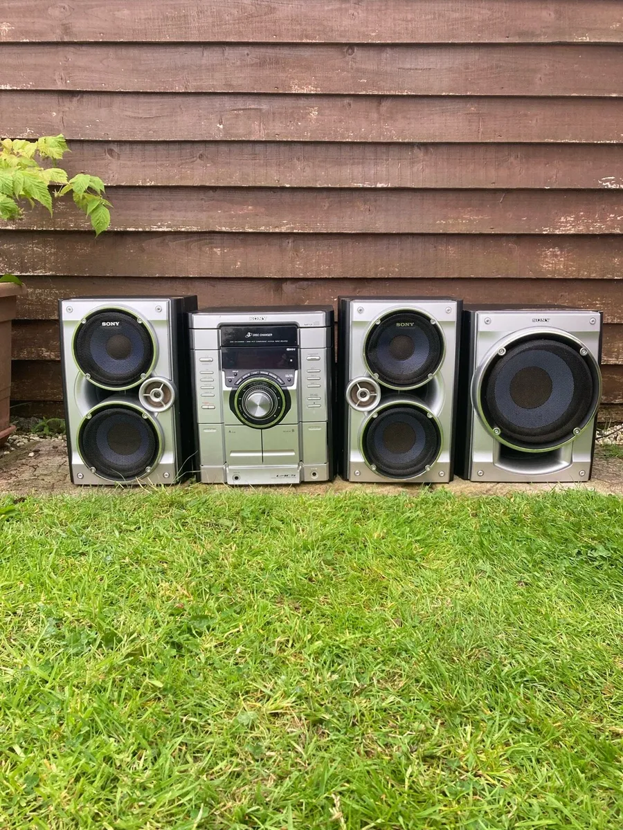 Sony hi-fi - Image 1