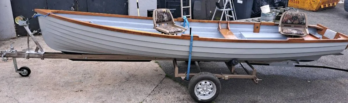 Lake boat - Image 1