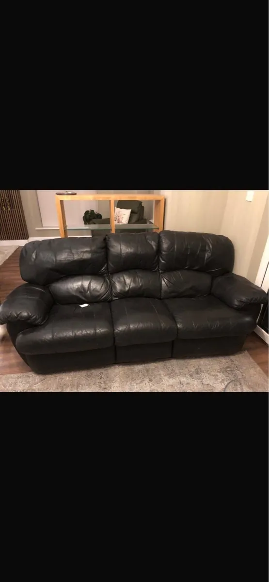 2 recliner leather couches - Image 1