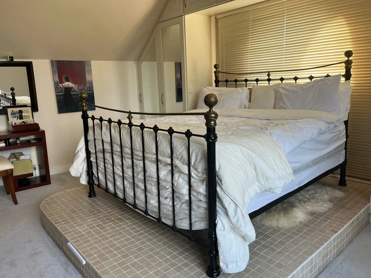 Steel frame bed - Image 2