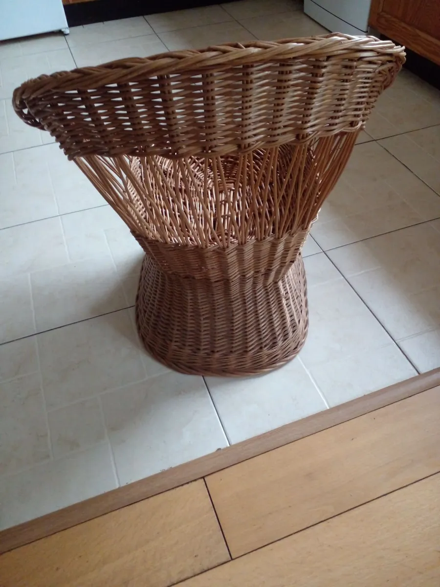 Wicker chair - Image 1