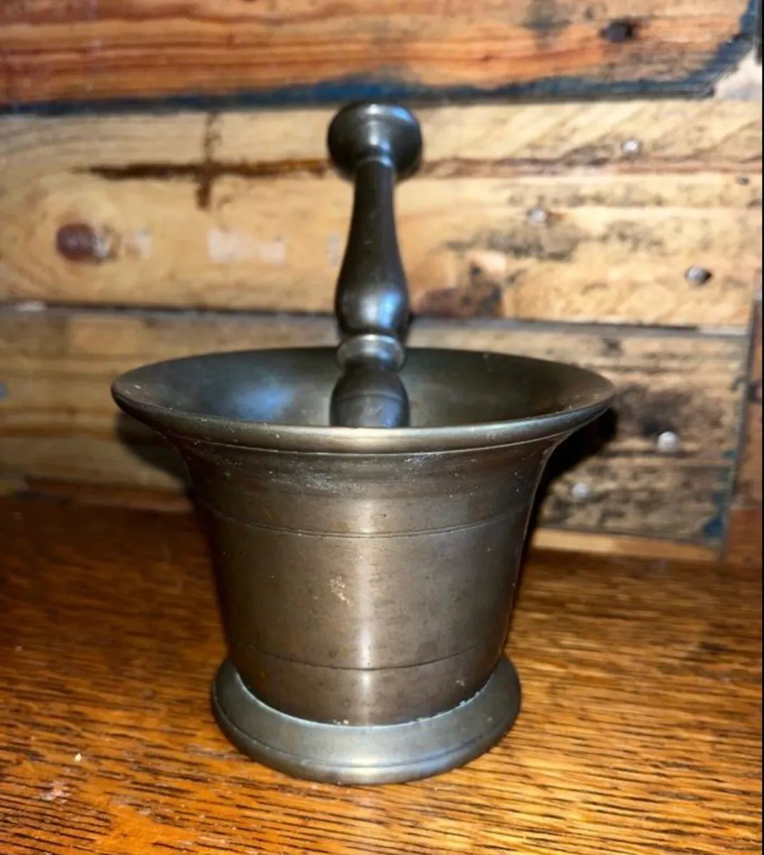 18th century bronze pestal and mortar - Image 3