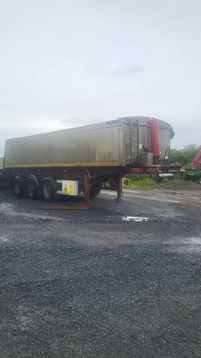Tipping trailer - Image 2