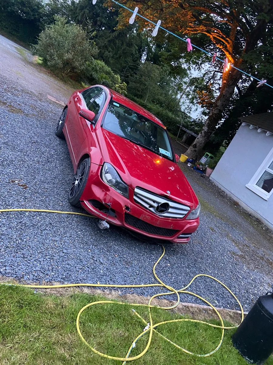 2013 c200 front damage - Image 3
