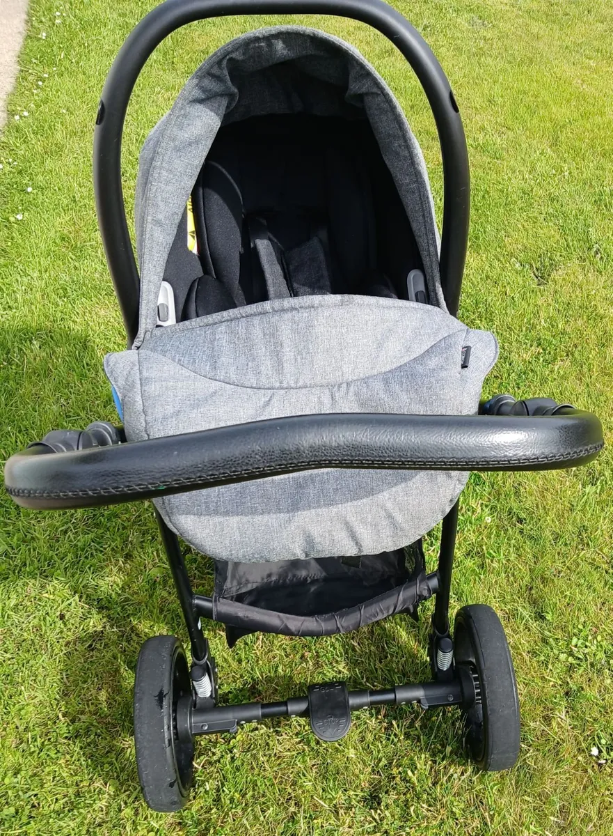 Venicci travel system - Image 3