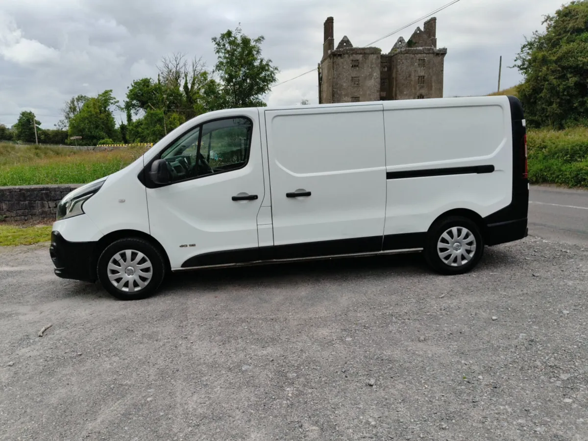 Renault Trafic 2015 - Image 2