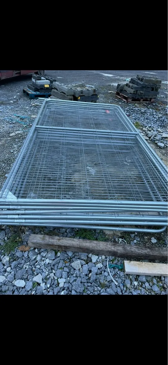 Harris Fence (50 +) - Image 2