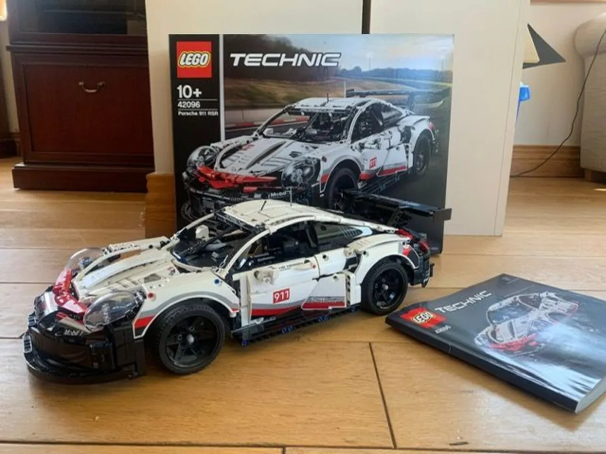 Lego Porsche 911 RSR Set No. 42096 - Image 1