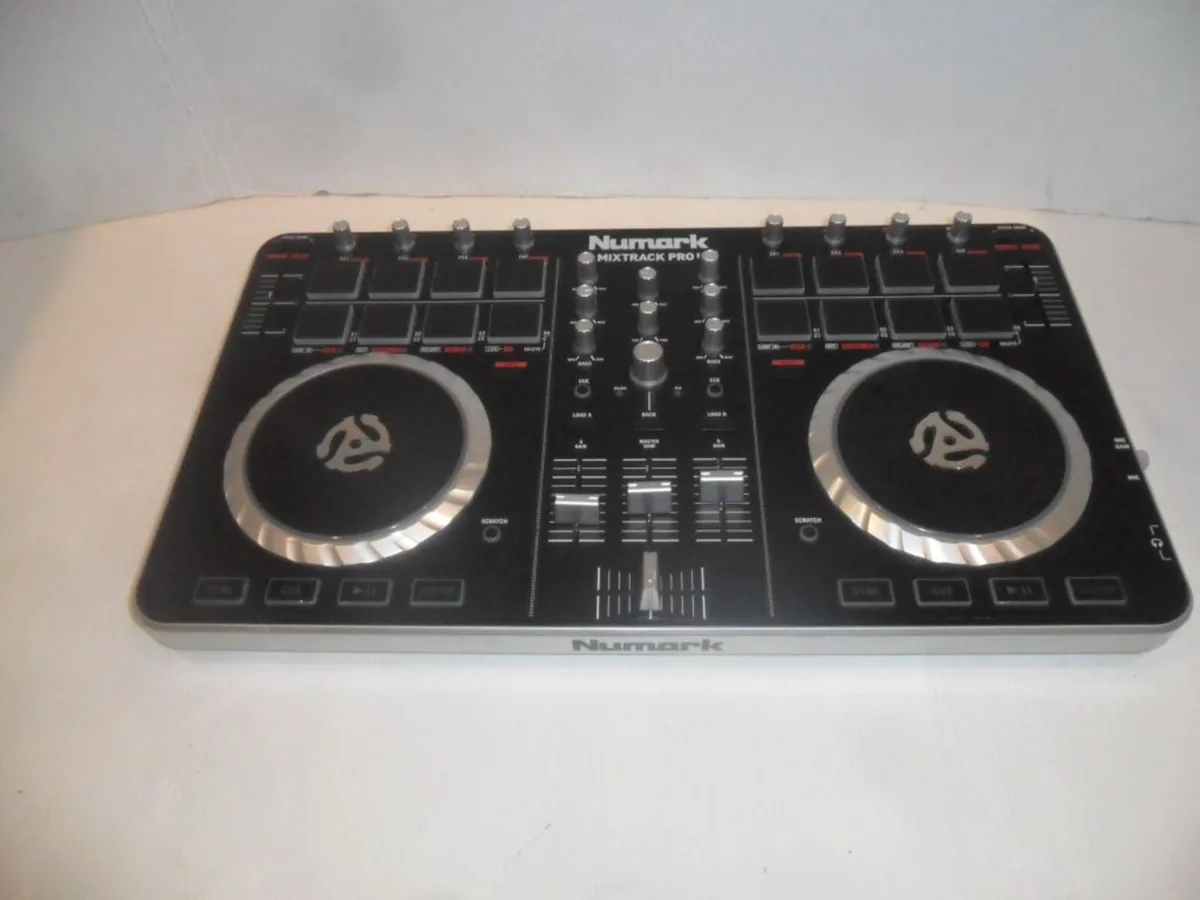 Numark mix track pro 2 mixer - Image 1