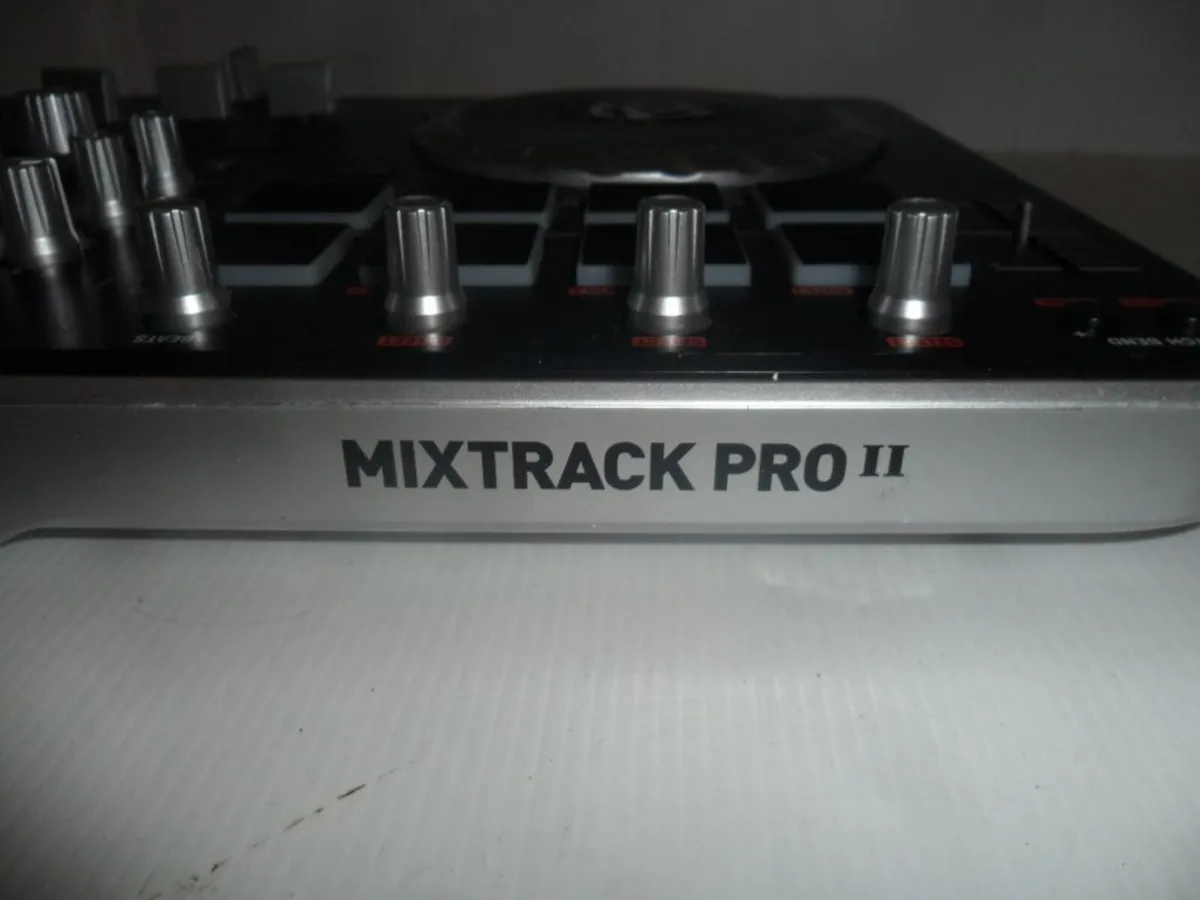 Numark mix track pro 2 mixer - Image 3