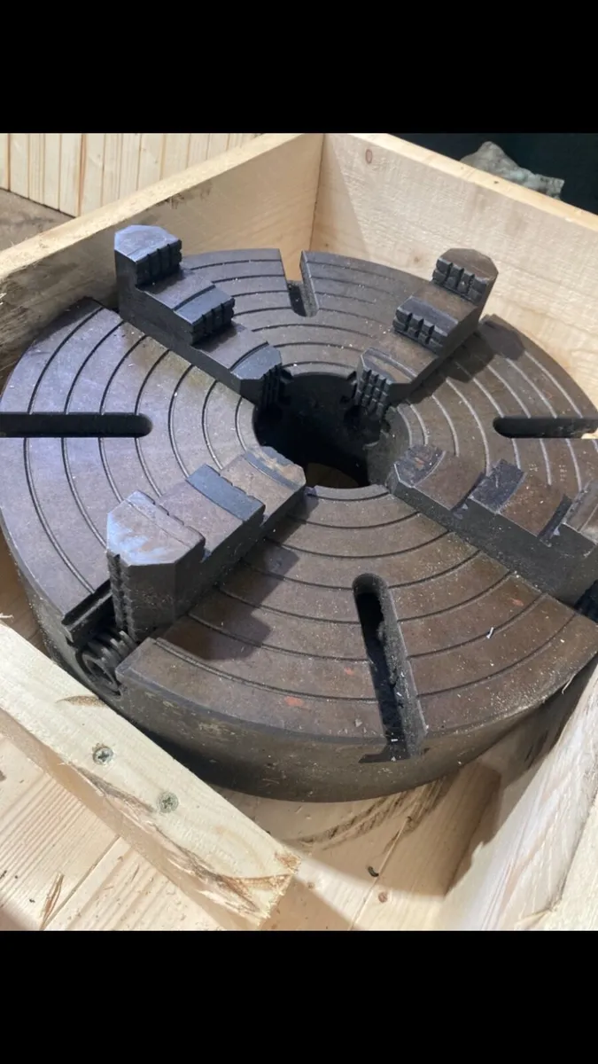 4 jaw Chuck - Image 1