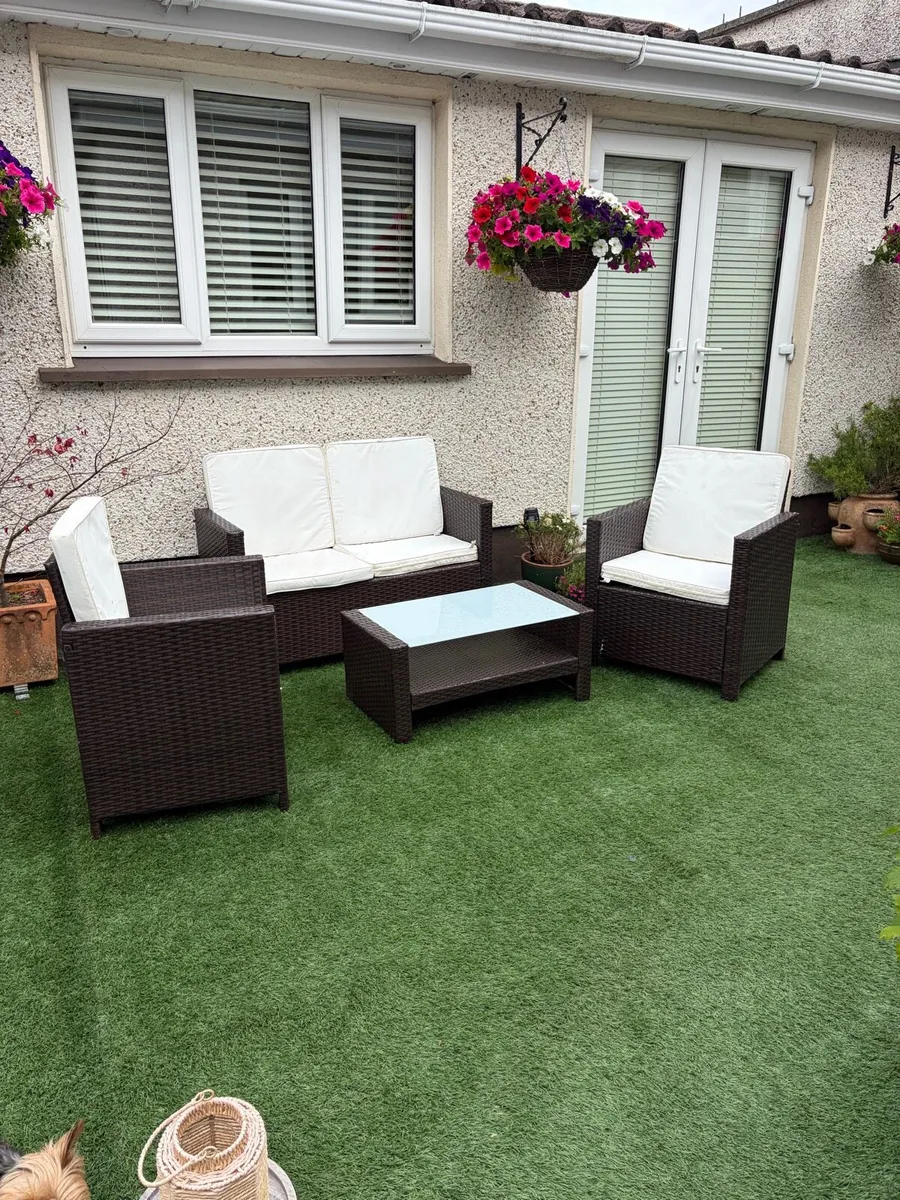 Wicker garden chairs and table - Image 1