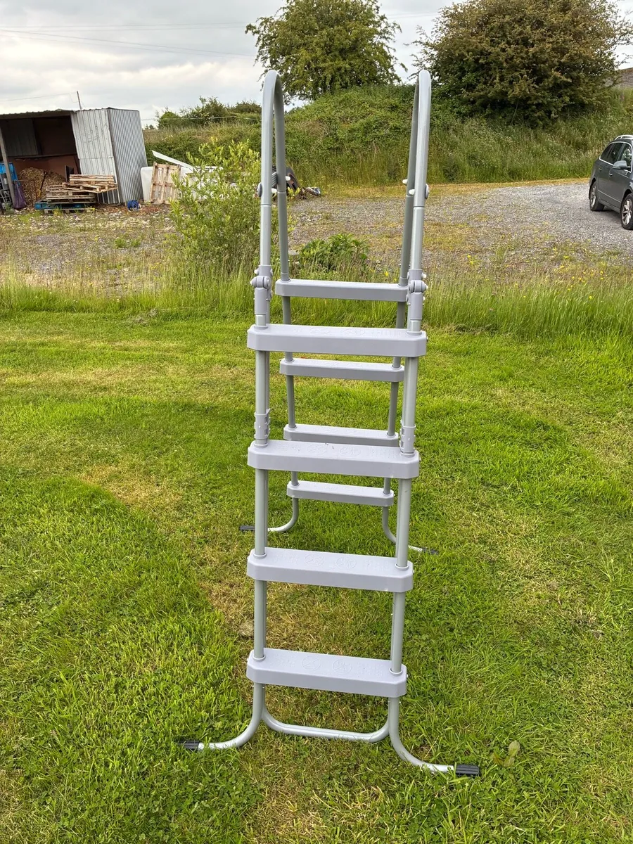 Swimming pool ladder - Image 2