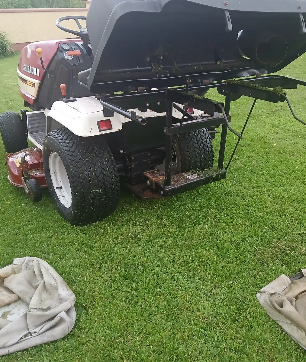Diesel ride on lawnmower - Image 4