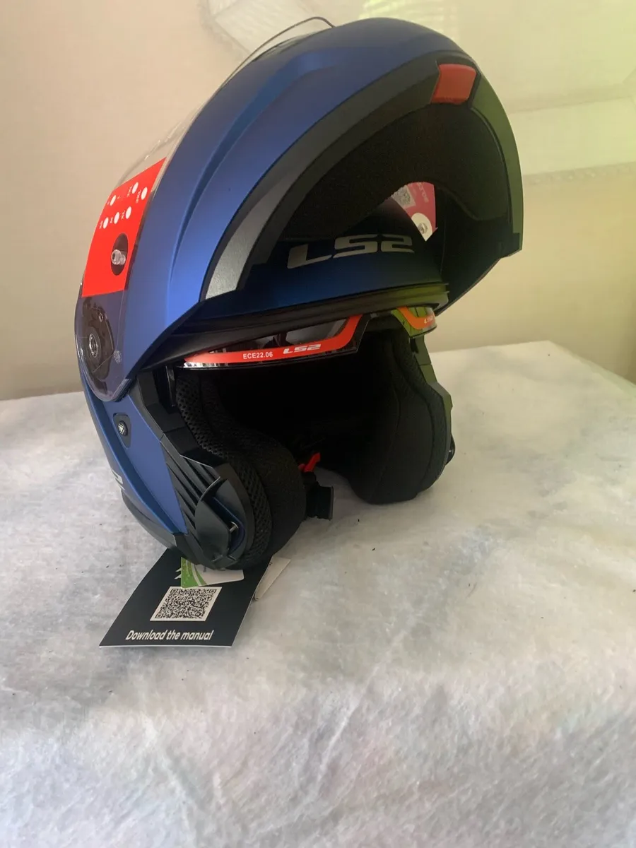 Open all  this week Ls2 blue flip €139 - Image 1