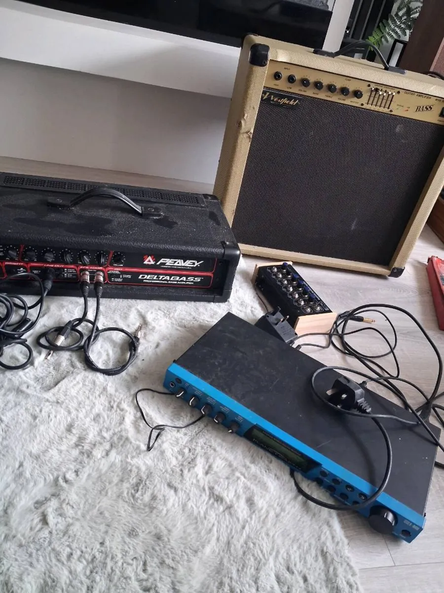 Westfield MVB 500 bass guitar combo amplifier - Image 2