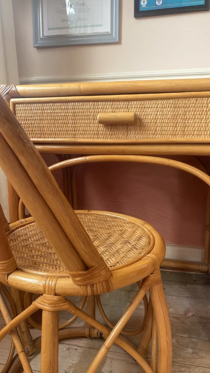 Rattan desk and chair - Image 1