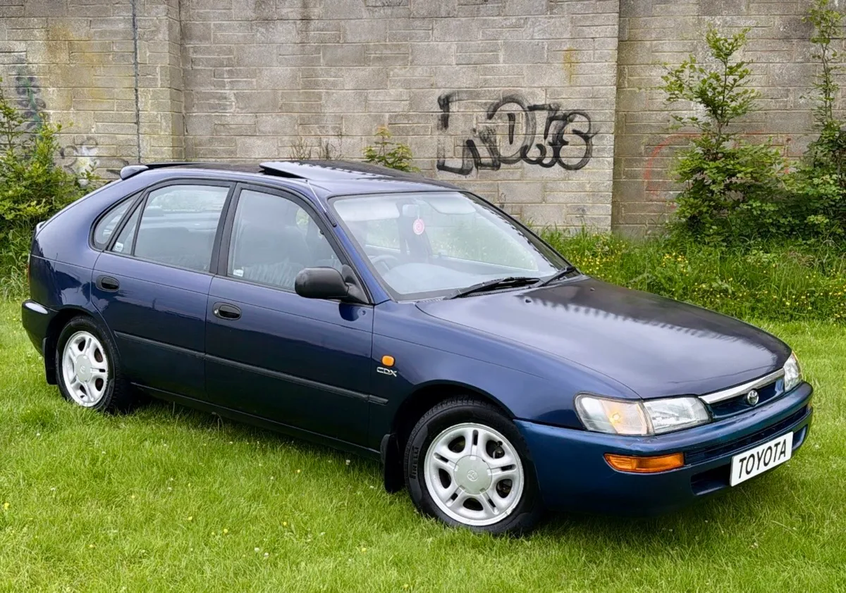 E10 Toyota Corolla 1.6 CDX Manual - Image 1