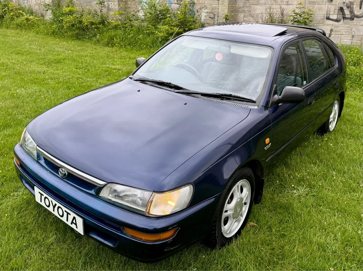 E10 Toyota Corolla 1.6 CDX Manual - Image 2