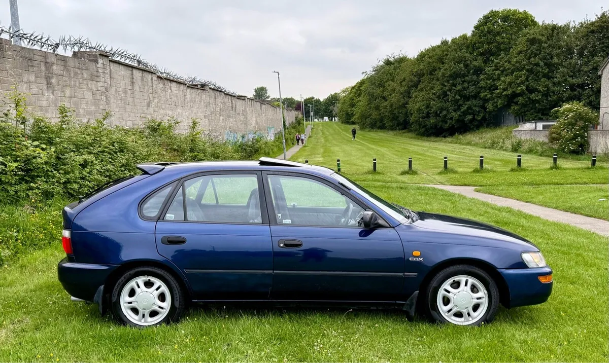 E10 Toyota Corolla 1.6 CDX Manual - Image 3