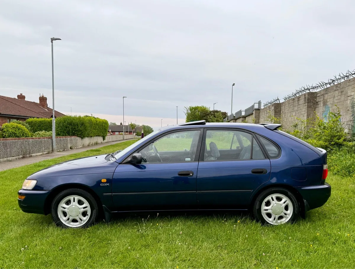 E10 Toyota Corolla 1.6 CDX Manual - Image 4