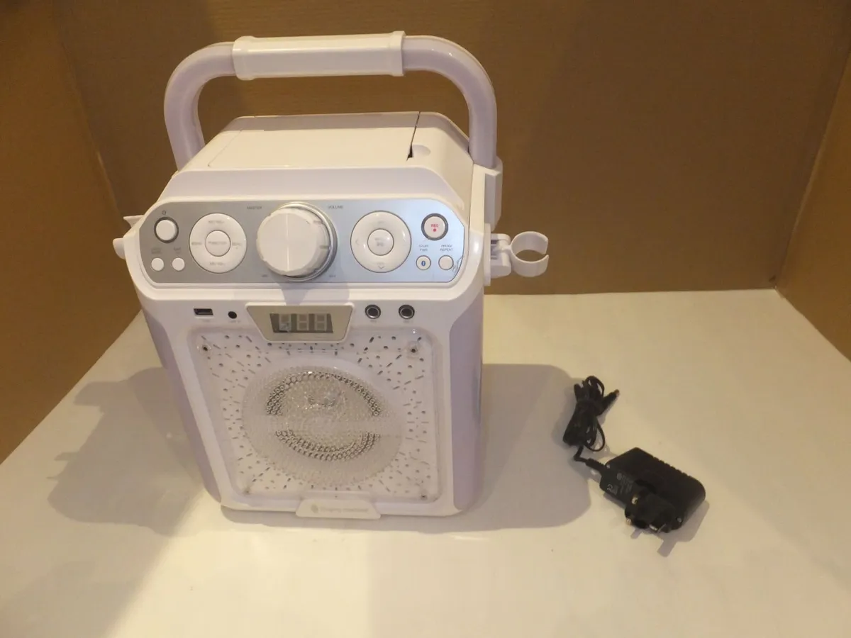 Bluetooth, USB, CD player - Image 3