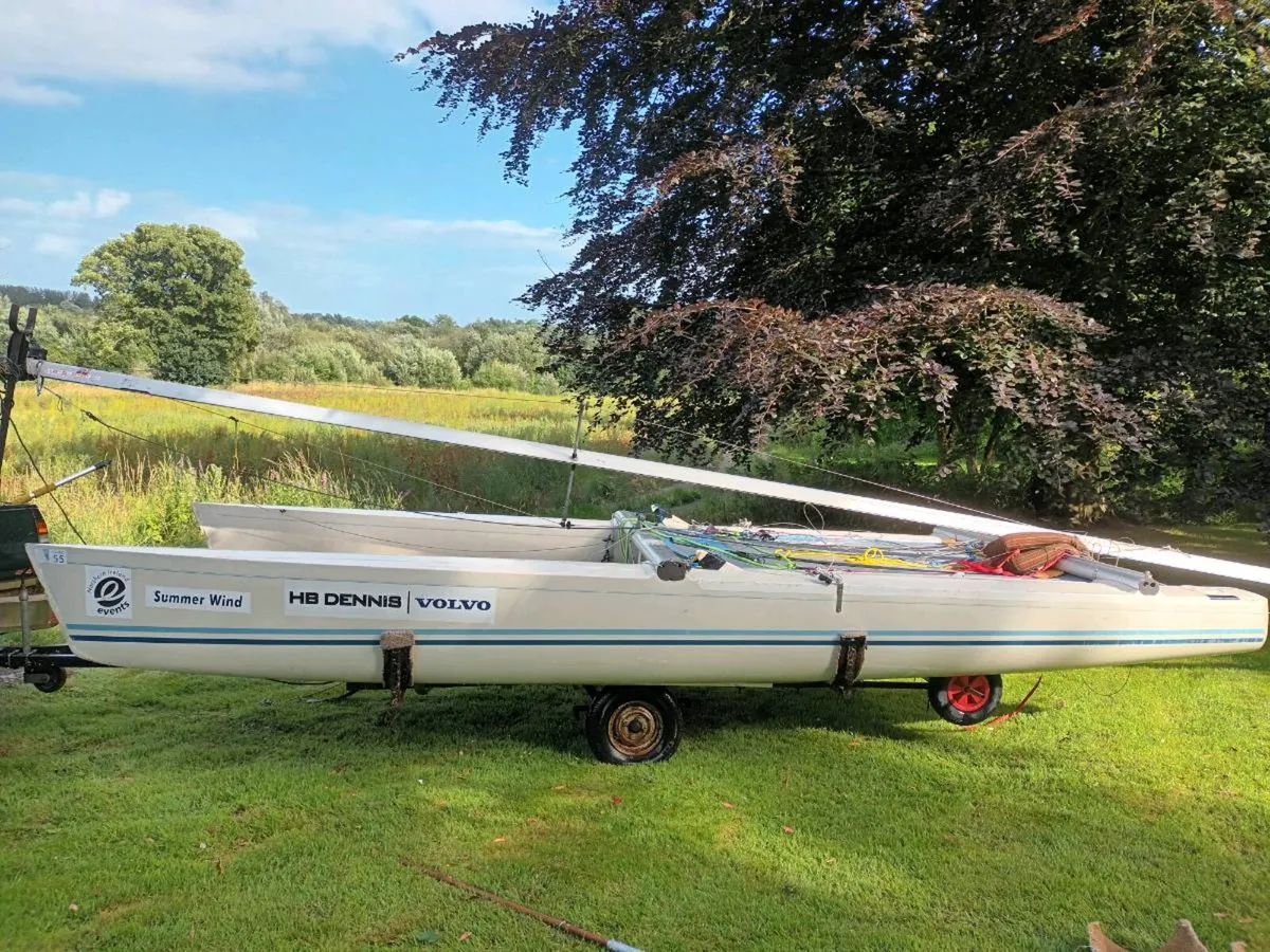 Catamaran sailing dingy - Image 2